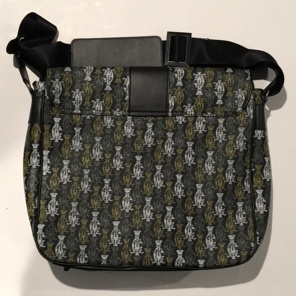 Christian Audigier Messenger Bag Black & print New w/o tag. Long shoulder strap - Picture 2 of 5